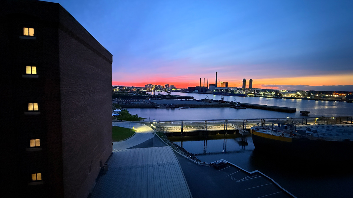 Fullscreen Gallery Image