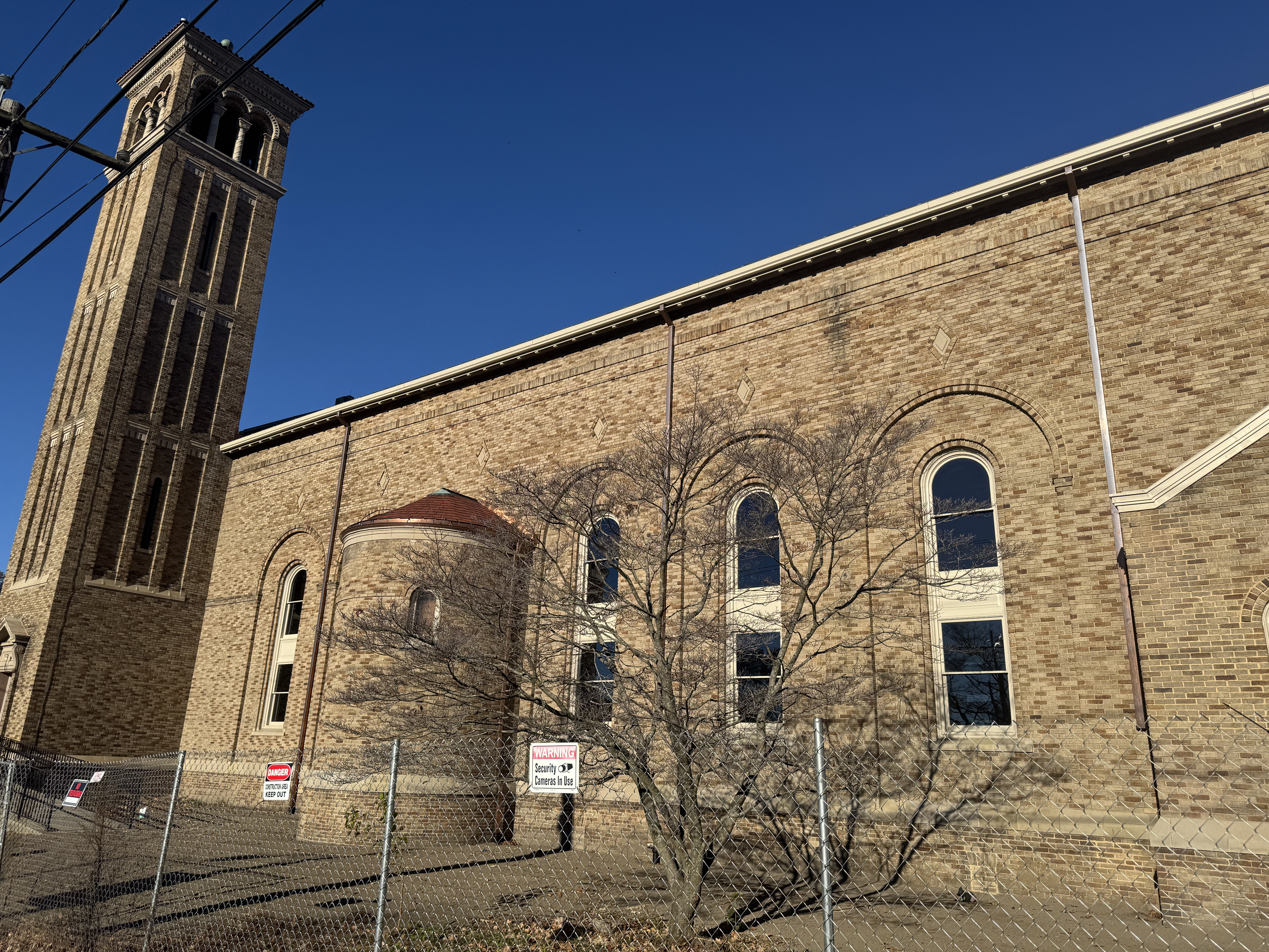 Fullscreen Gallery Image