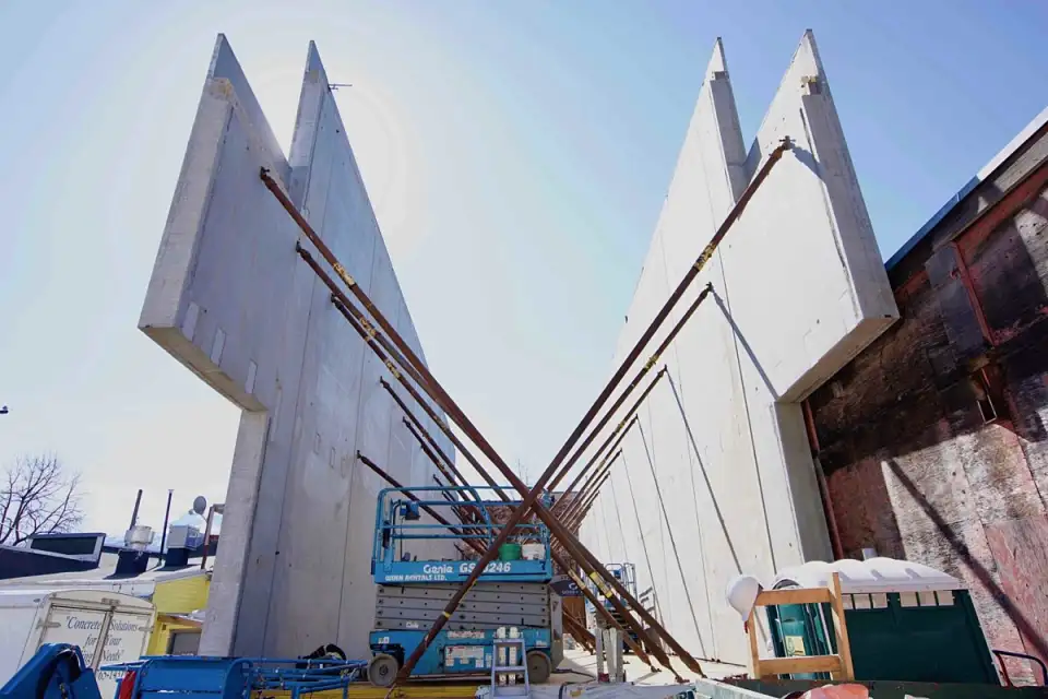 CC David Stark Tantrum Concrete Walls facing South 1