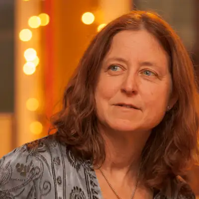 mary james headshot