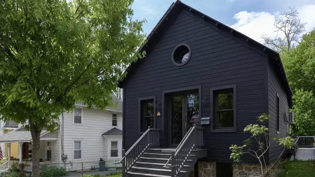 NDoyle 178 Main St oblique view SE (1)