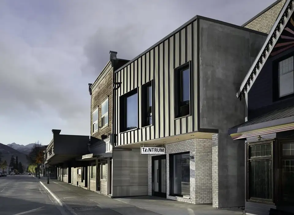 Streetscape with finished front 20200511 TreeConstruction0532.FIN