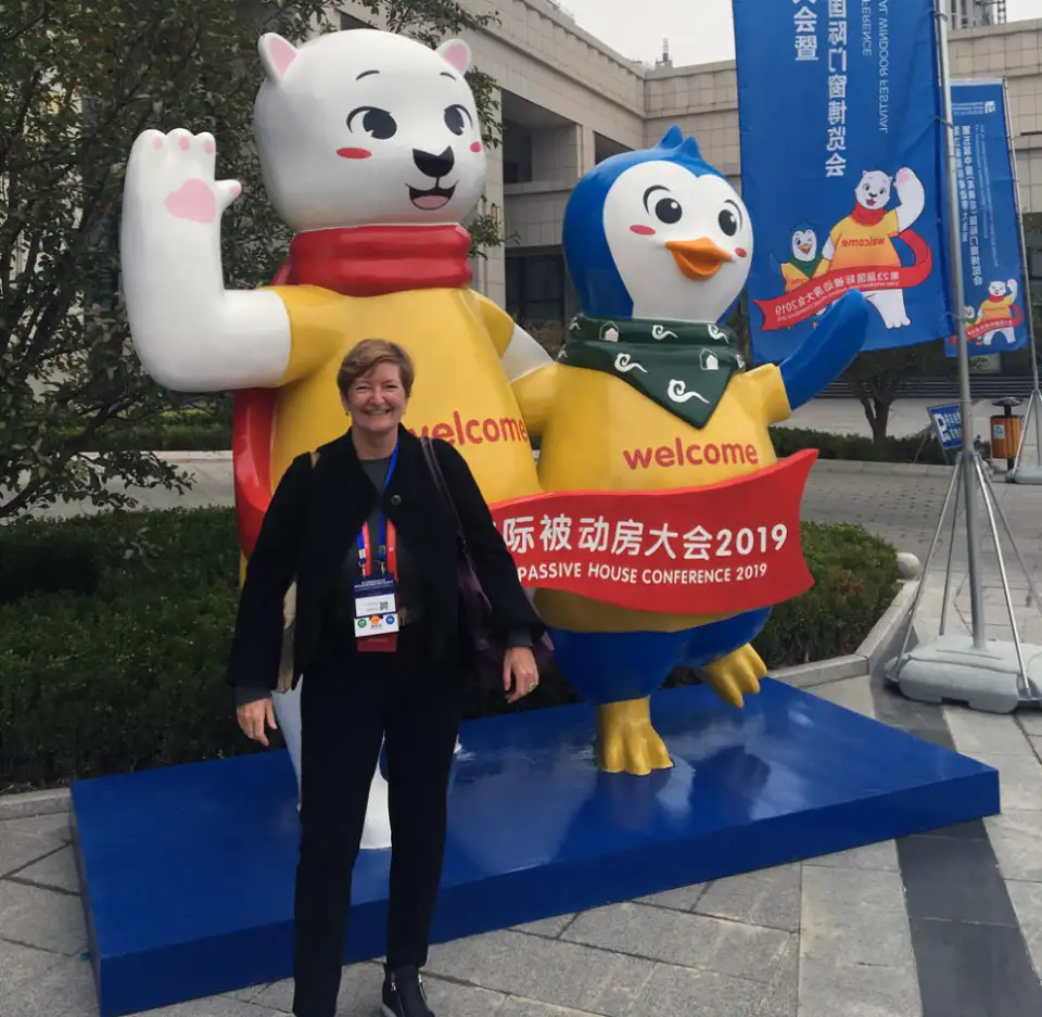 bronwyn phi china mascots