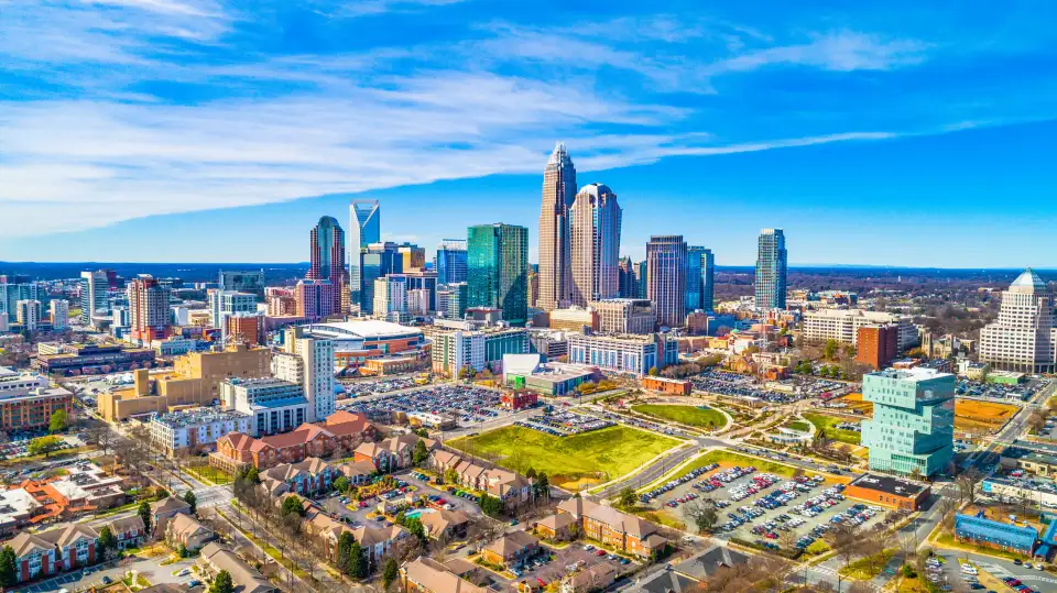 charlottestock web 1718319290