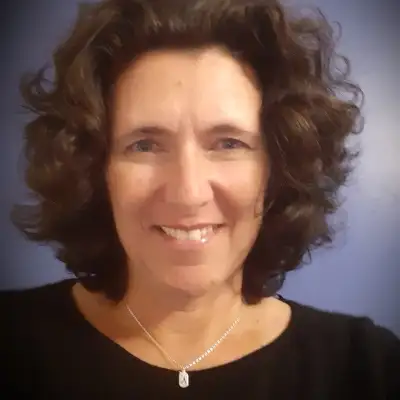 karine head shot 2022 (1)