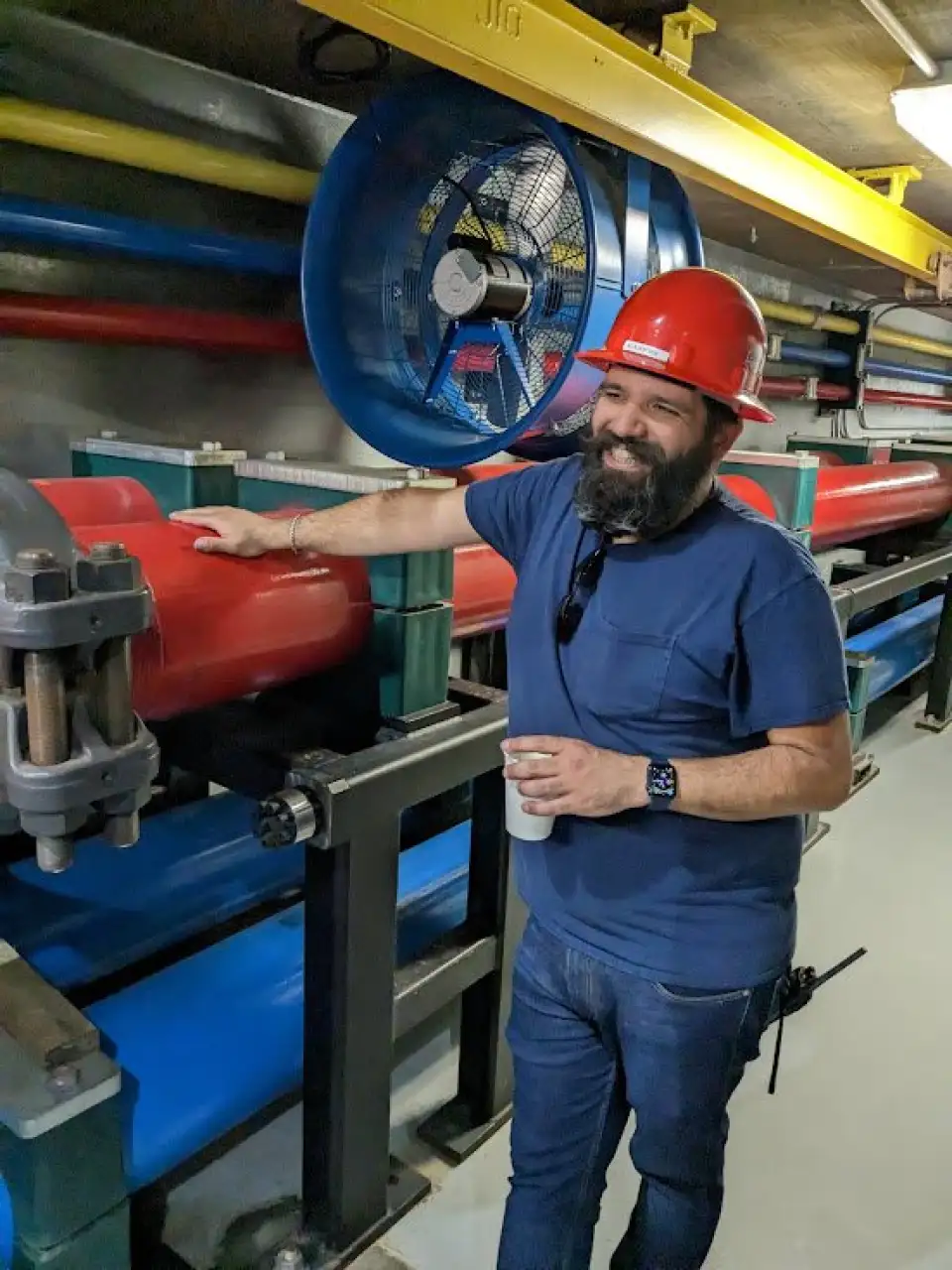 koorosh red blue lines.jpg  552x736 q85 subsampling 2 (1)