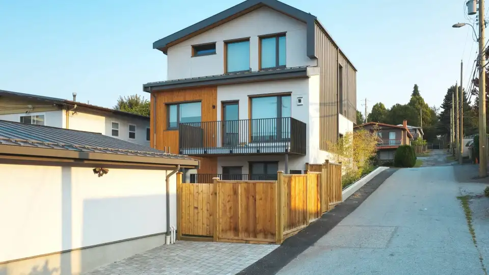 2 marpole back mizu passive house   Pierre Andre Santin 1621883702