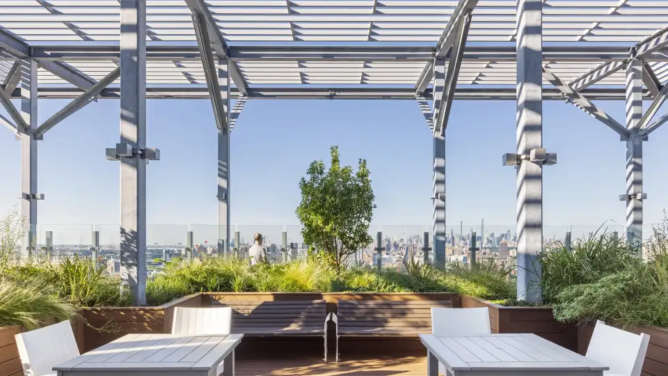 425GC 1622 AVecerka 020 terrace   Dattner Arch(1)