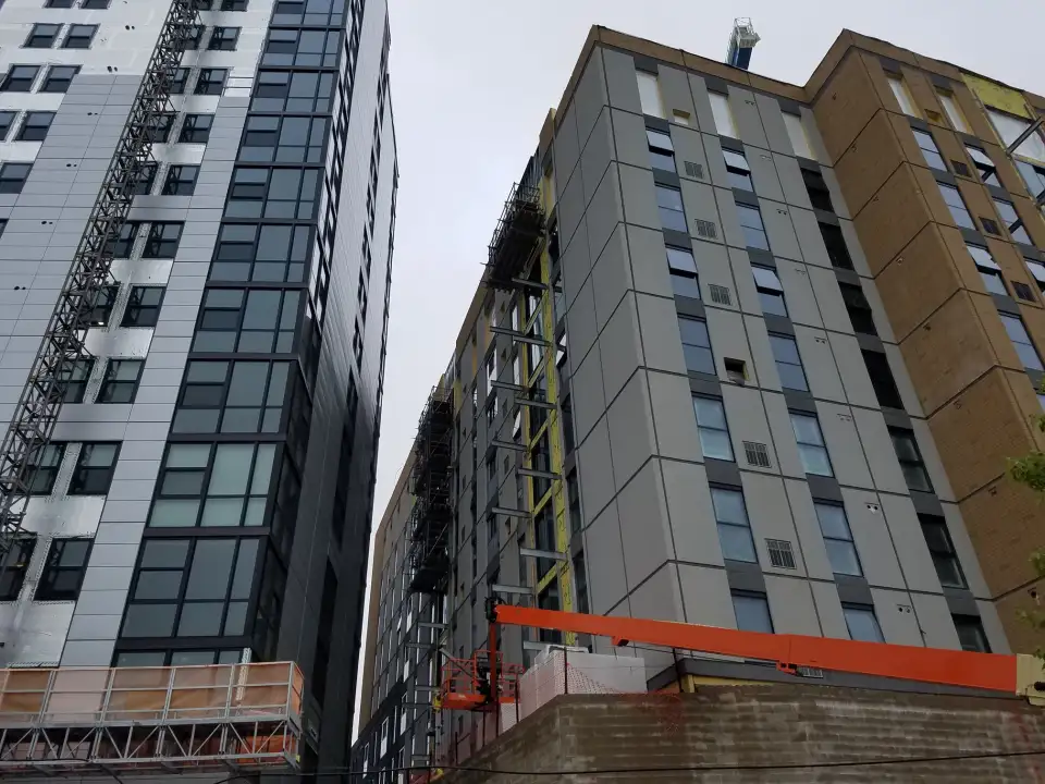rsz tight site at hub on campus