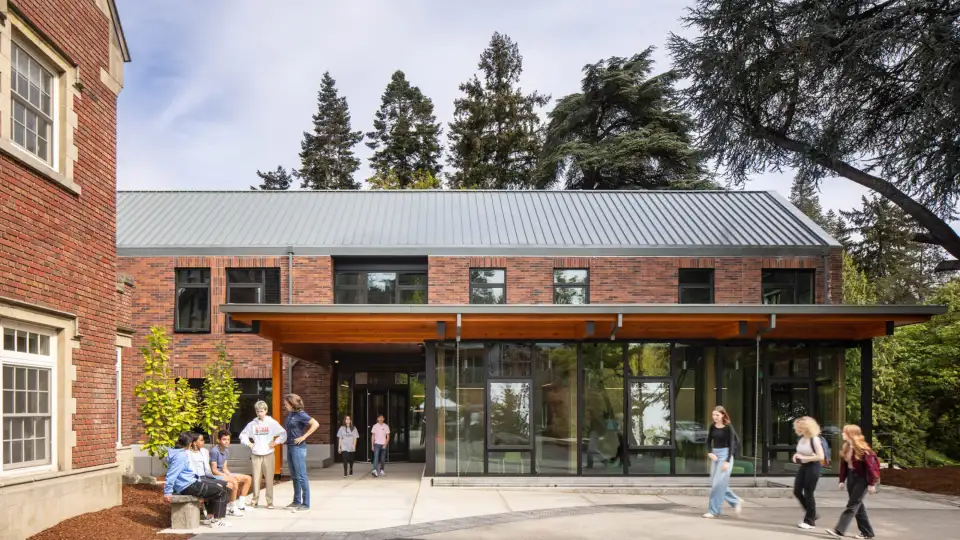 thebushschoolupperschool photobylaraswimmer 01