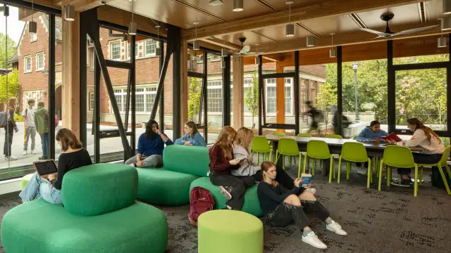 thebushschoolupperschool photobylaraswimmer 02